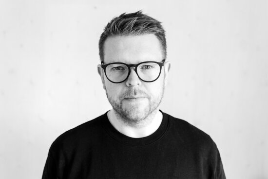 Svart-hvitt portrett av jurymedlem Morten Iveland