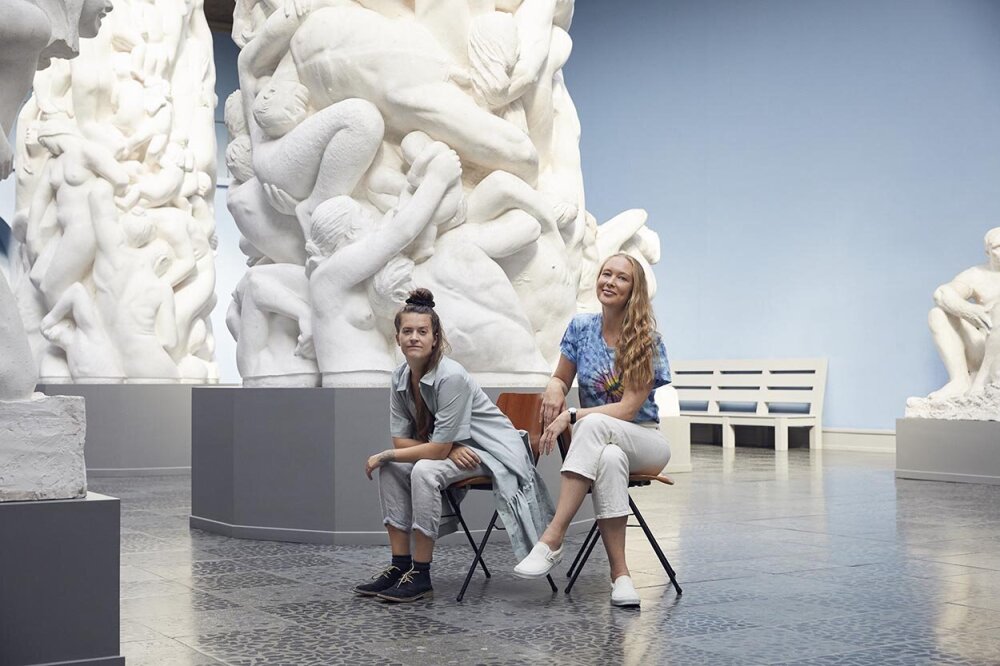 Sammen med et designstudio skal Christina Skreiberg (t.h.) og Hanna von Bergen (t.v.) utforske hvordan frilanserne skaffer seg kunnskap om forretningsdrift. Målet er å finne fram til nye tjenester som gir en enklere hverdag for frilansere i kunst- og kulturnæringen.