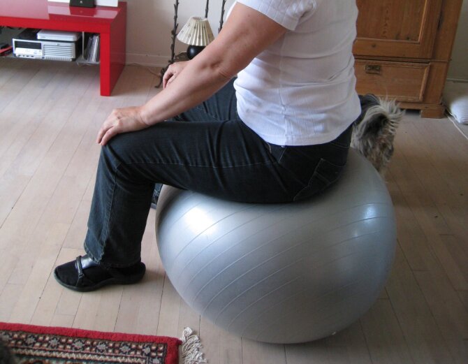 user test with exercise ball