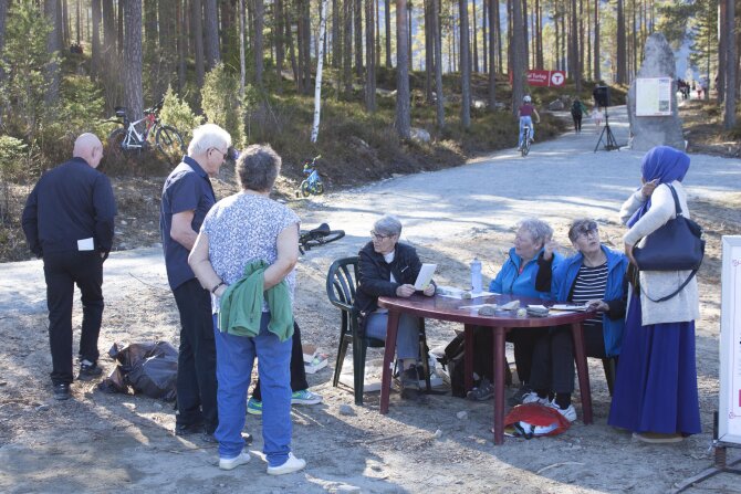 Citizens participating in the development procces