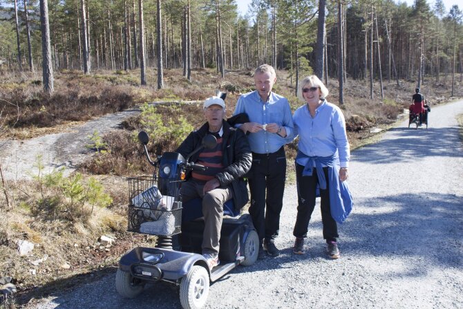 senior user of the park with his family