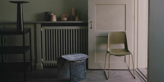 Kjøkkenmodul fra Hamran, Pedestal fra Vilde Hagelund, Aluminium&Stone fra Ali Gallefoss, S-1500 fra NCP, designet av Bendt Winge, redesignet av Snøhetta.