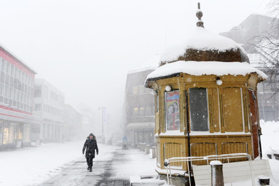 Bykiosk i Tromsø i snø.